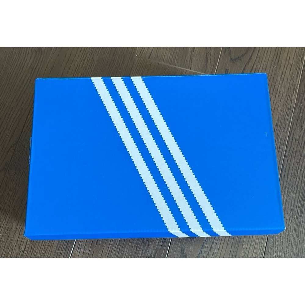Adidas‎ empty shoe box